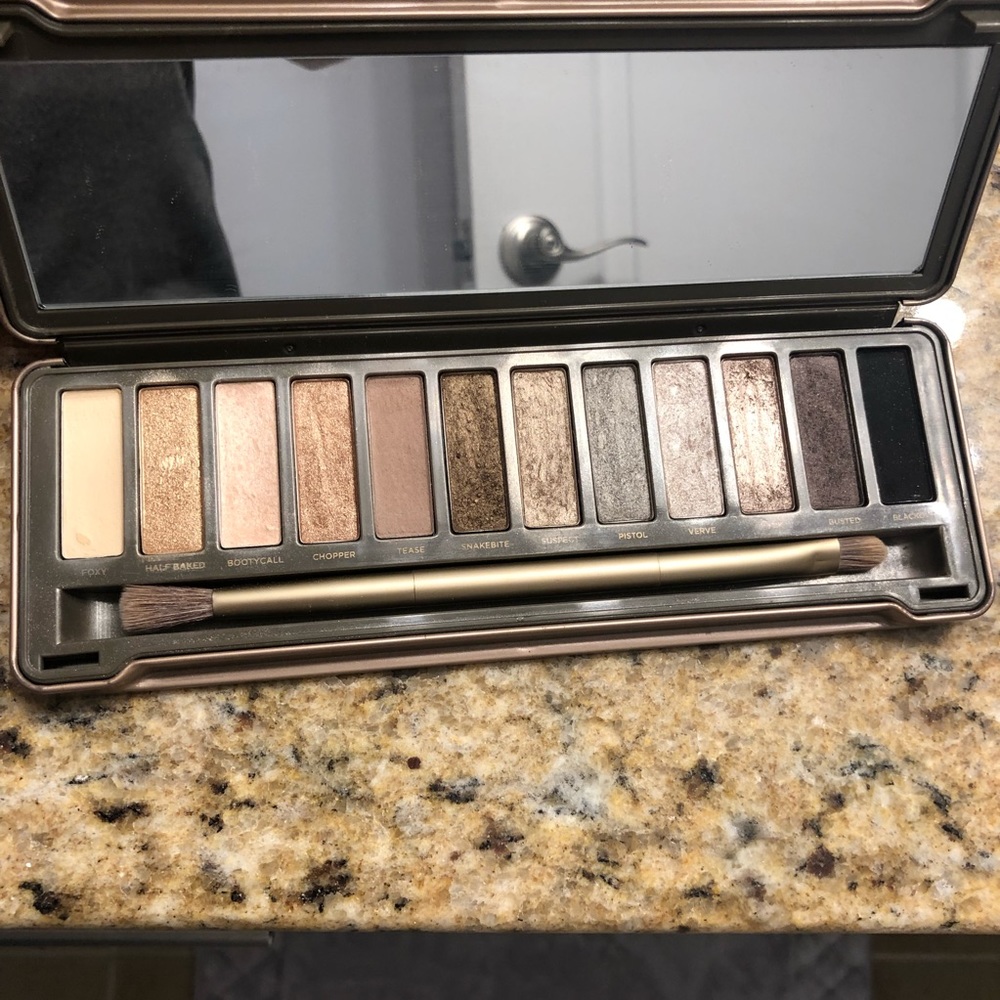 Urban decay naked 2 eyeshadow palette